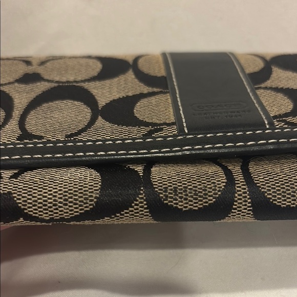 Coach Monogram Signature Wallet - Picture 4 of 10